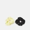 Fire & Glory POULI SCHRUNCHIE 2 PACK - Hair Styling Accessory - Black/bright Yellow -Fire&Glory shop 9167618065a548bdaa23b6b830bdde1c